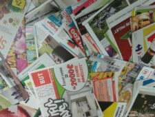 Auchan Mériadeck agit contre le gaspillage du papier en proposant ses prospectus en version digitale